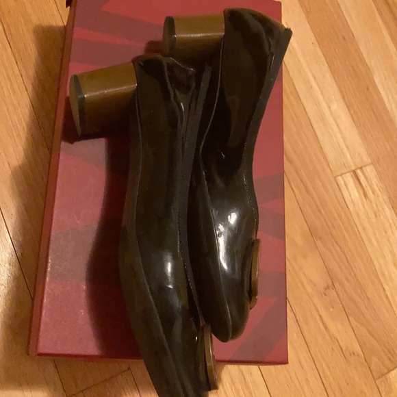 Ferragamo patent pumps black and brown - Picture 6 of 8